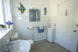 Puffin House ground floor bathroom