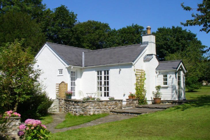 Cilibion House is self-catering accommodation near Llanrhidian