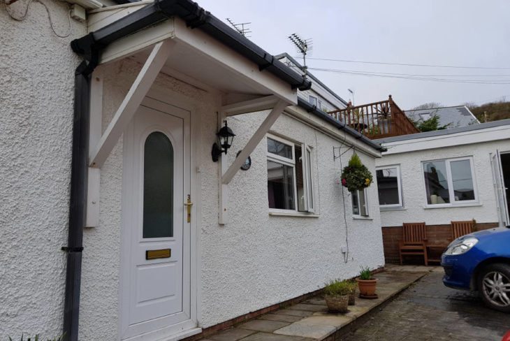 Sea Breeze Apartment 3 self-catering apartment, Horton, Gower