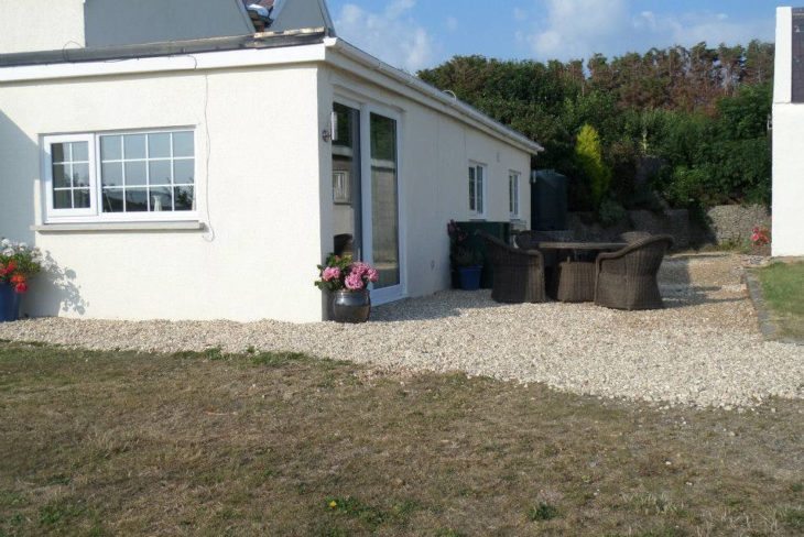 Coastal View self-catering apartment, Oxwich, Gower