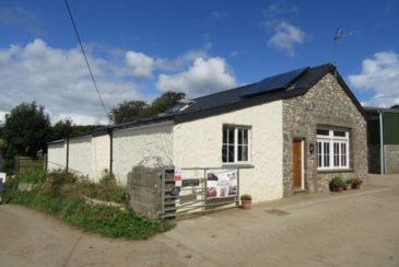 Eastern Slade Barn is a self-catering property at Slade, Gower