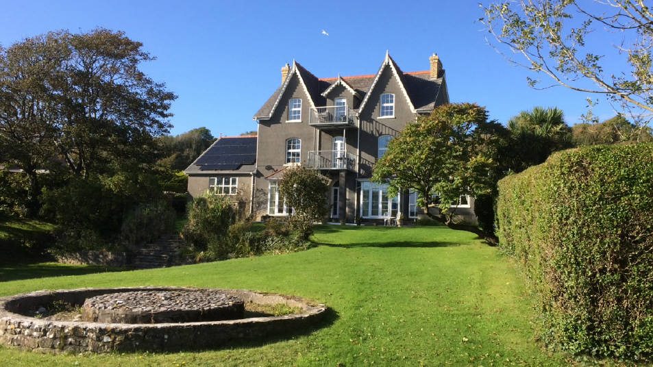 The Hollies selfcatering Horton, Gower Peninsula Gower Holidays