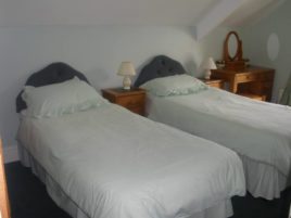 The twin bedroom at Hollies self-catering accommodation, Horton, Gower